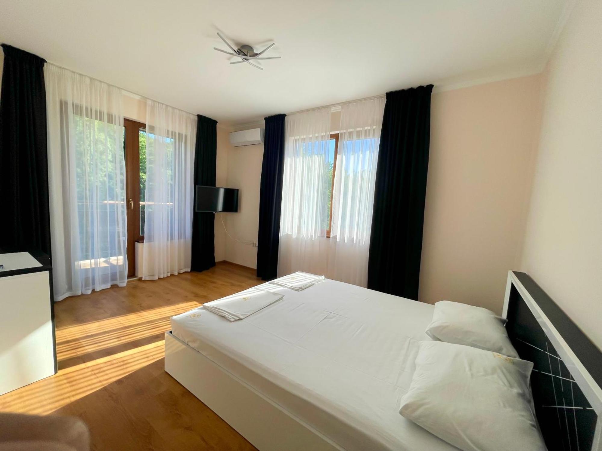 Long Sunny Holiday Shkorpilovtsi Exterior foto
